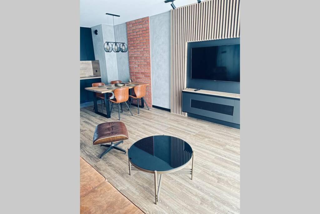 Апартаменты Apartament Manufaktura Z Bezplatnym Parkingiem Лодзь Экстерьер фото